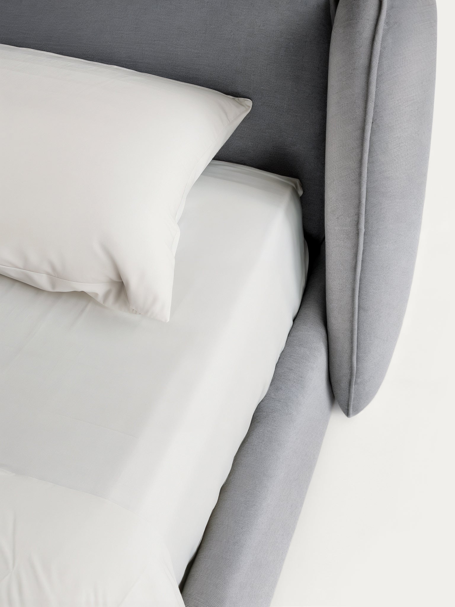 Rounded Frame Bed