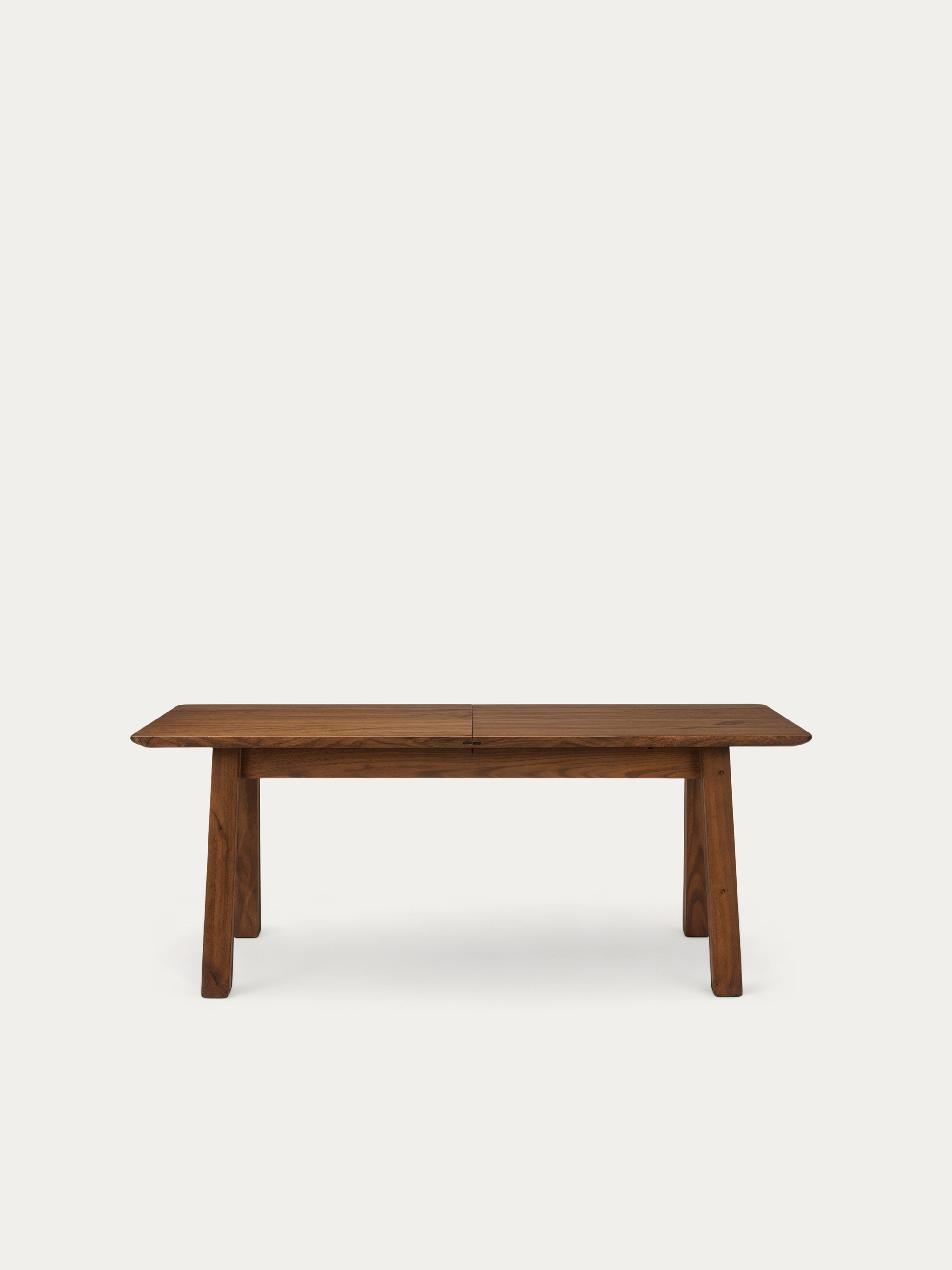 Oakwood Table
