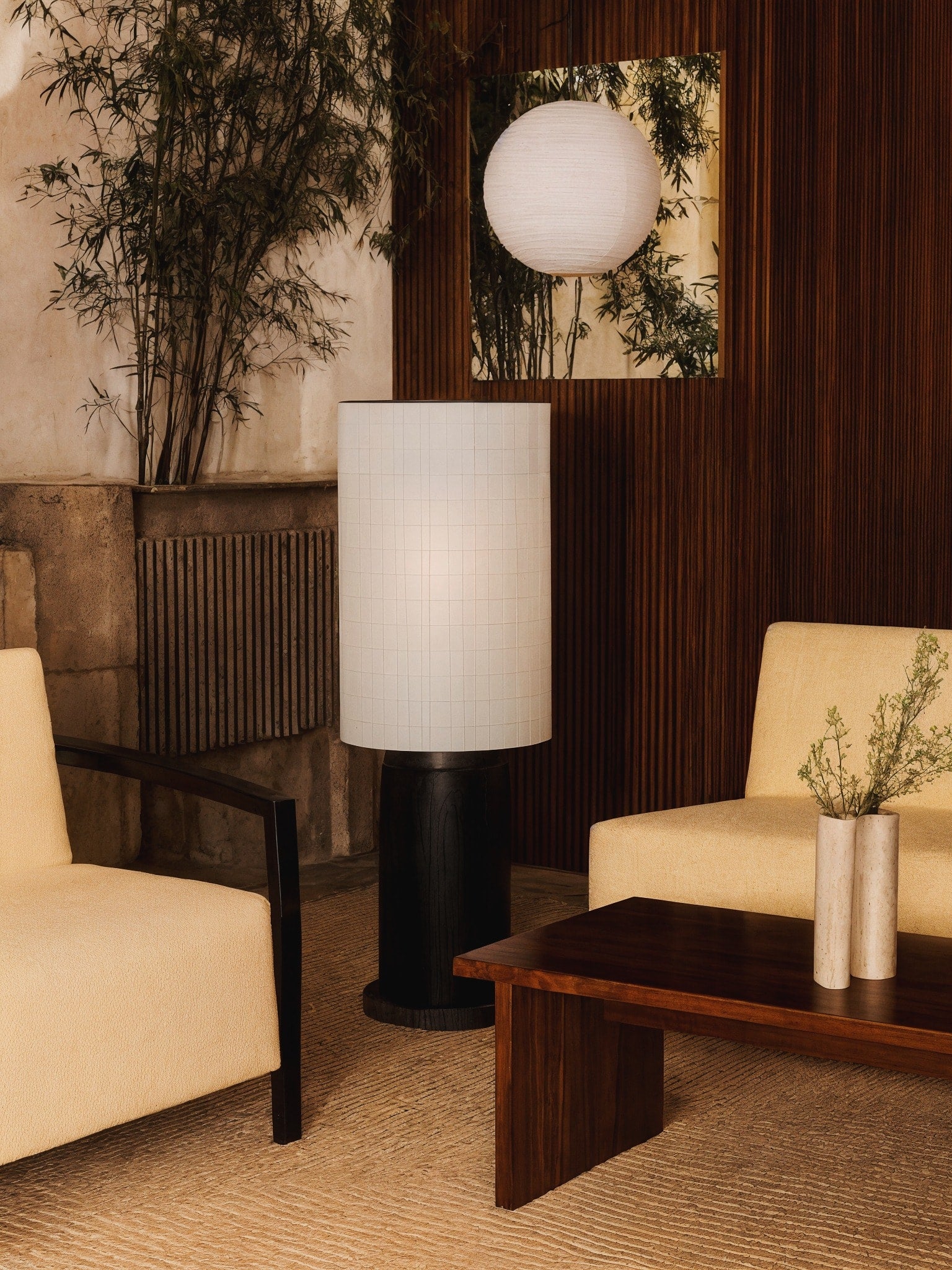 Stehlampe mit Gitterschirm