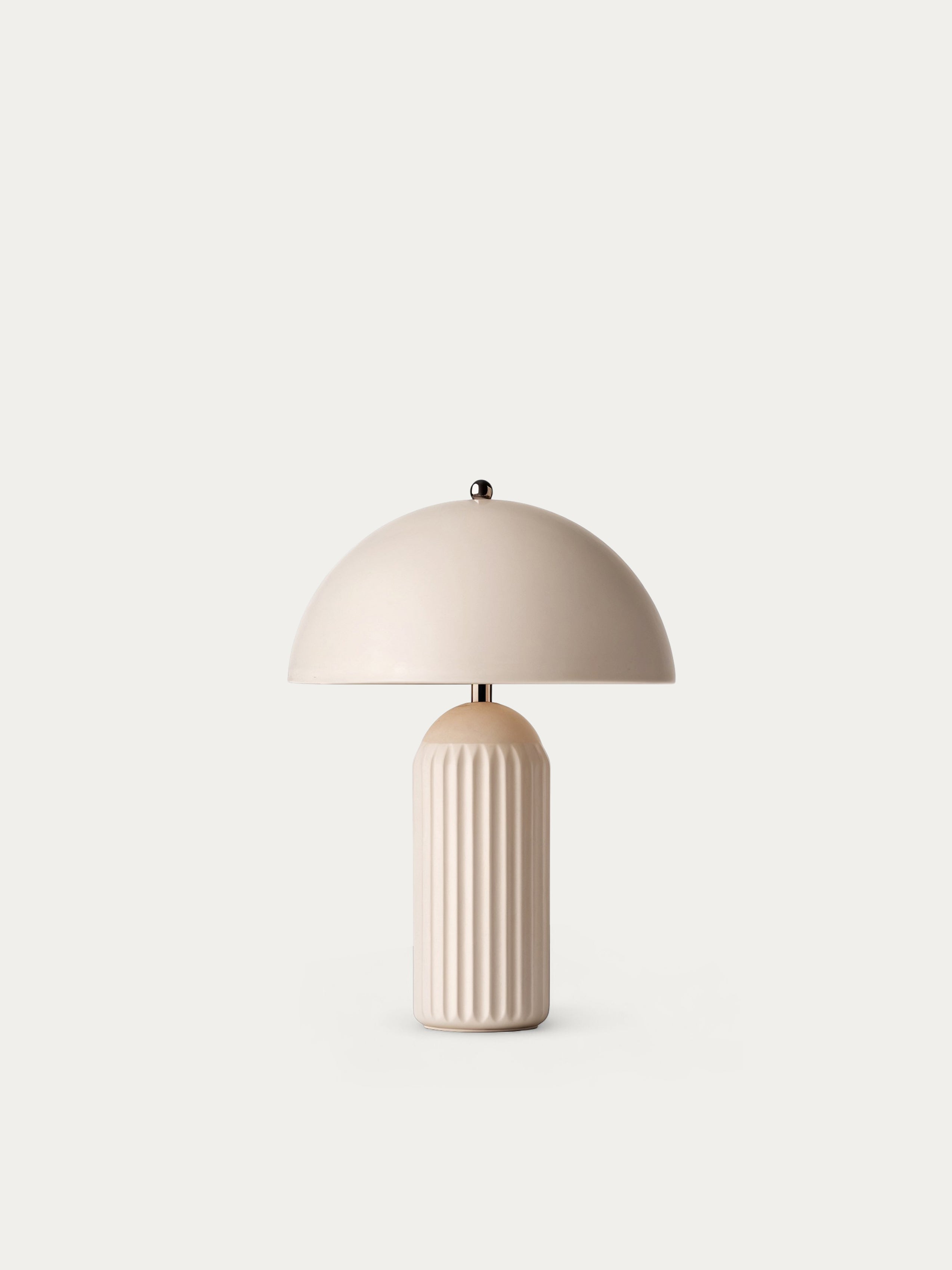 Kuppelförmige Keramiklampe