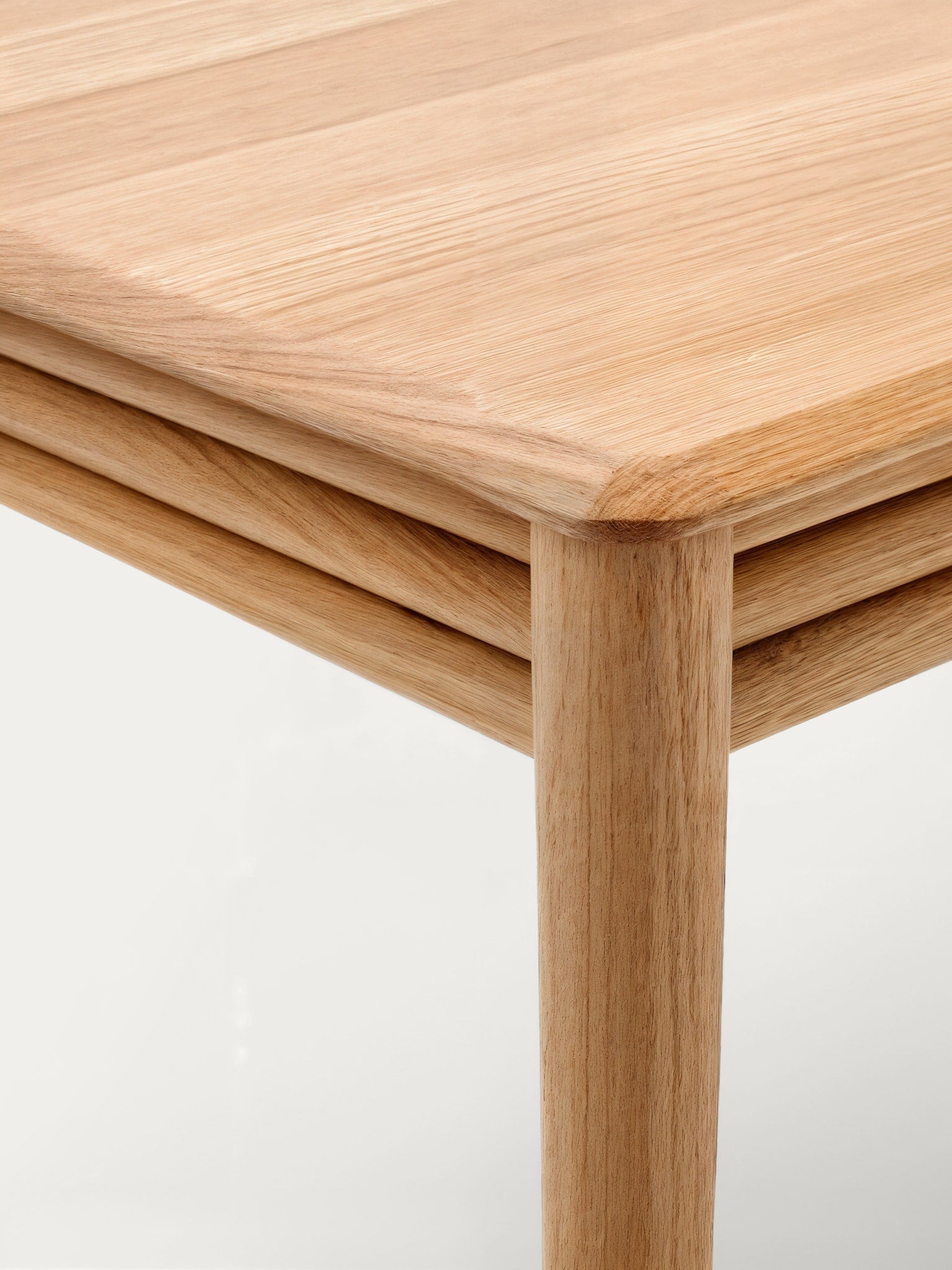Marlow Dining Table